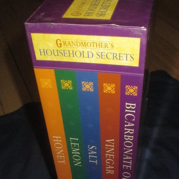 Grandmother's Household Secrets Trade Paperbacks Box Set (Margaret Briggs, 2012) - Picture 2 of 8